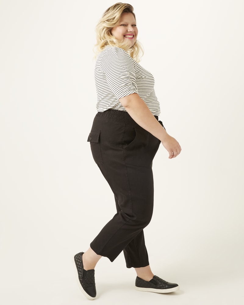 Plus size model with pear body shape wearing Dorothy Cropped Paperbag Pants by Kut From The Kloth | Dia&Co | dia_product_style_image_id:164969